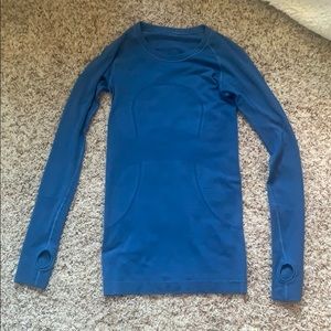 Lululemon longsleeve blue top